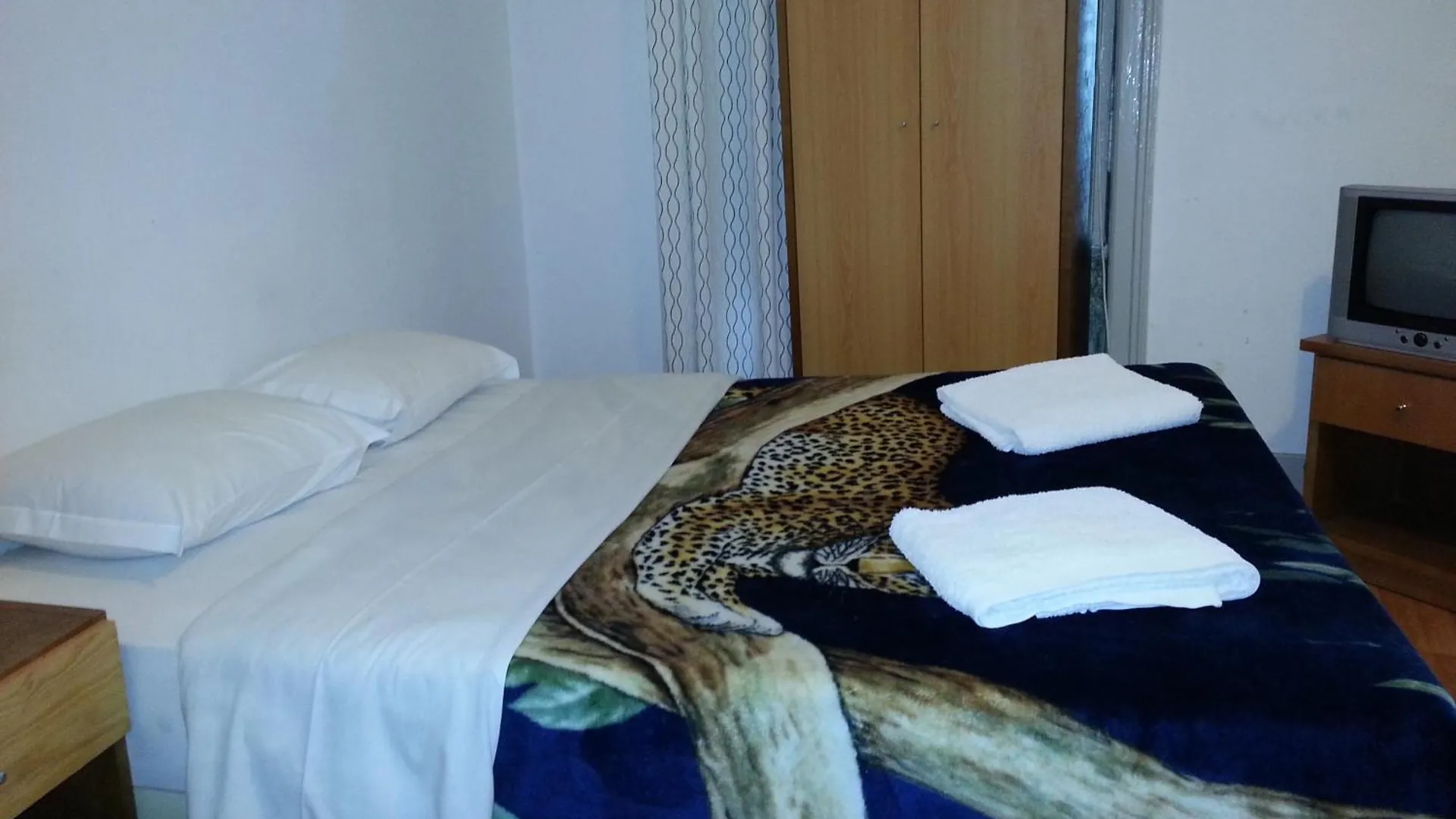 City Centre Anjos Guesthouse Lisboa 4*,